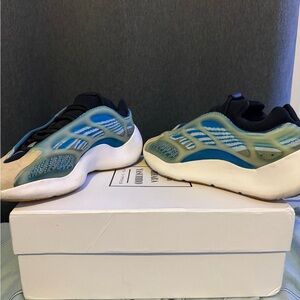 Yeezy 700 v3 Azareth